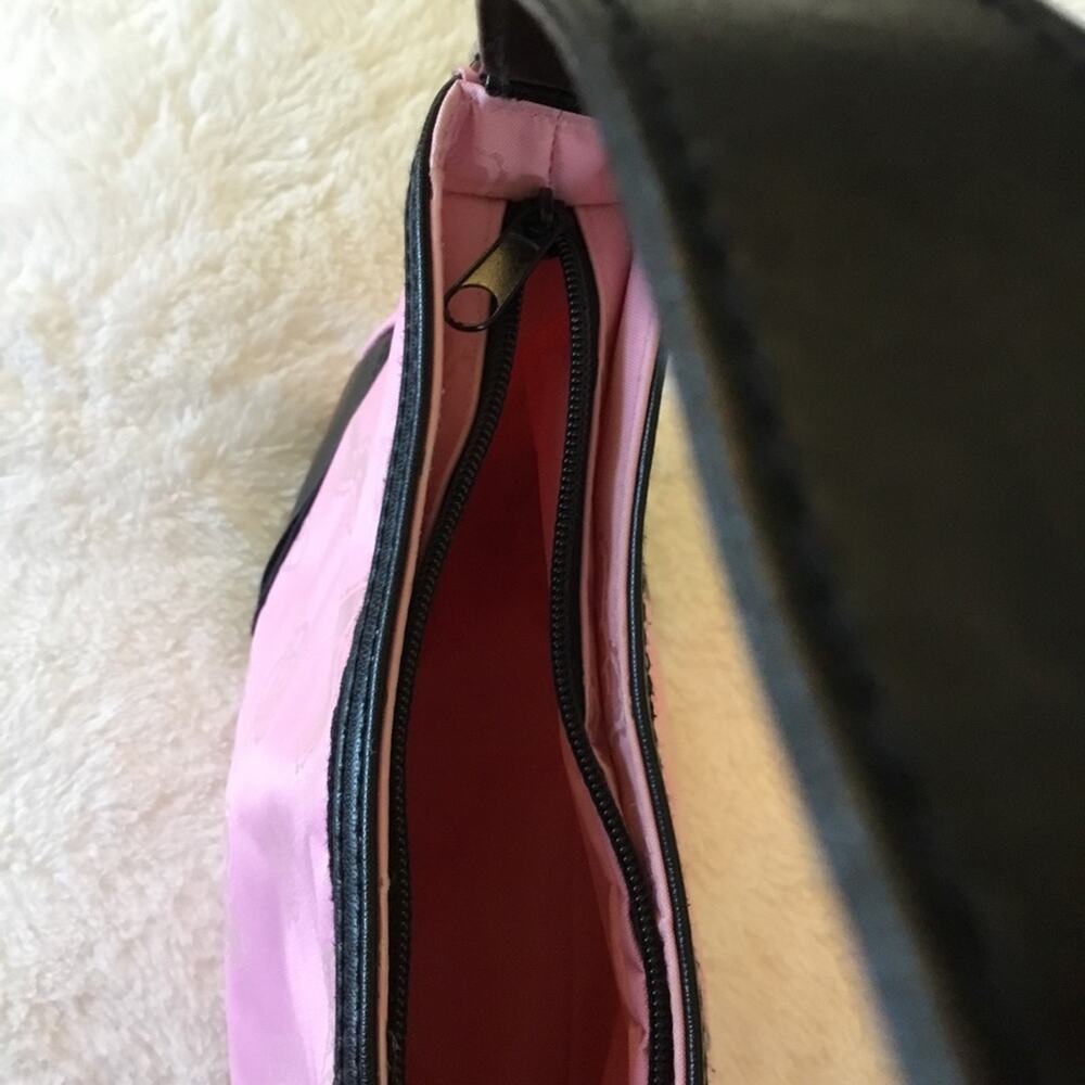 Sanrio Rare Vintage 2004 Hello Kitty Pink Baguette Style Shoulder Bag - Picture 16 of 16